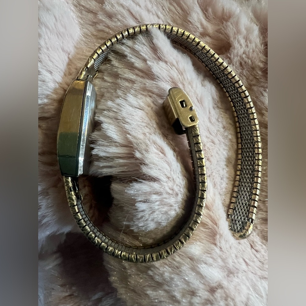 Vintage  10k Gold Women's Gruen 17 Jewels Watch - Picture 6 of 11